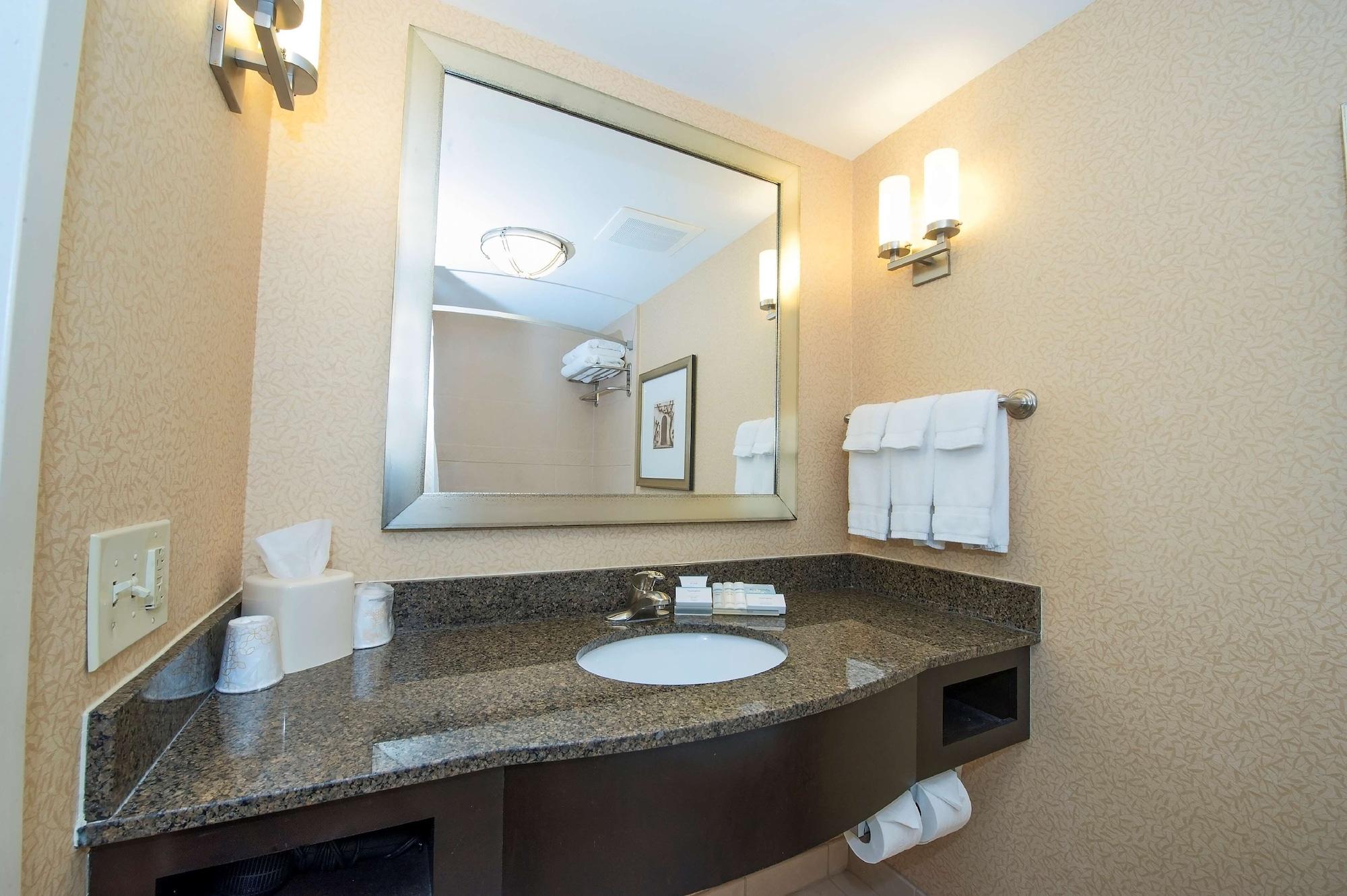 Hilton Garden Inn Columbia/Northeast Экстерьер фото